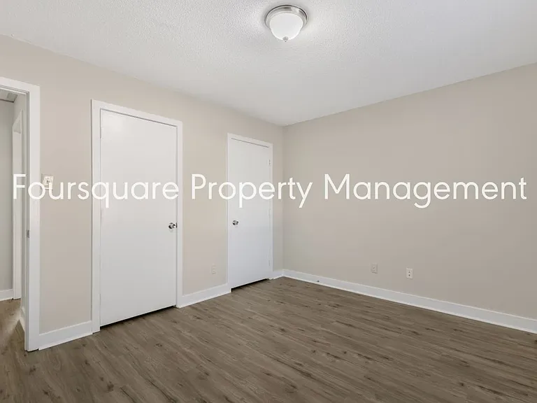 1105 Timber Dr — Photo 23