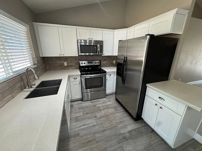 768 E Stottler Pl — Photo 6