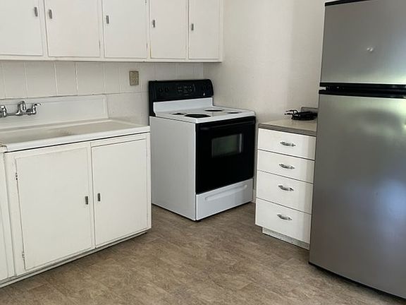 5th image of 512 10th St APT 23