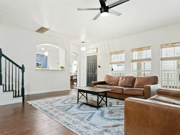 1608 Jasmine Trl, Aubrey, TX 76227