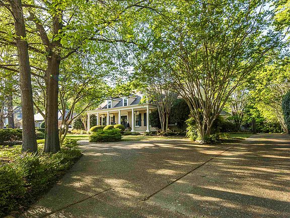 3rd image of 6326 Shady Grove Rd E