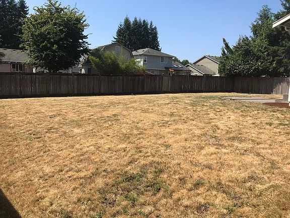 3rd image of 702 Poplar Ln