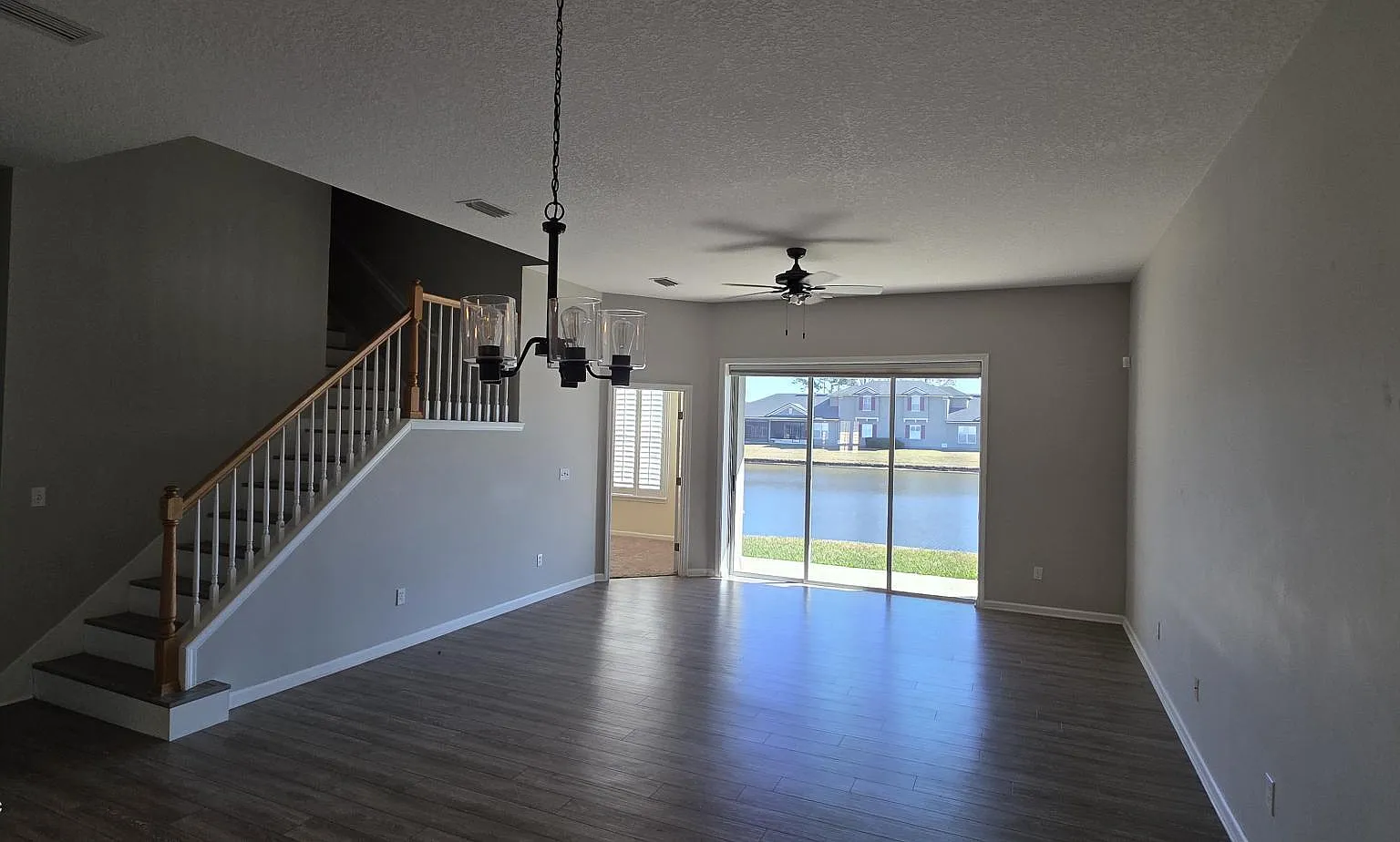 3 bed, 2.5 bath, 2029 sqft, $2,200 — Photo 4