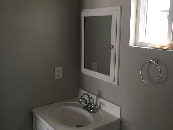 5th image of 2207 Bradley Ave