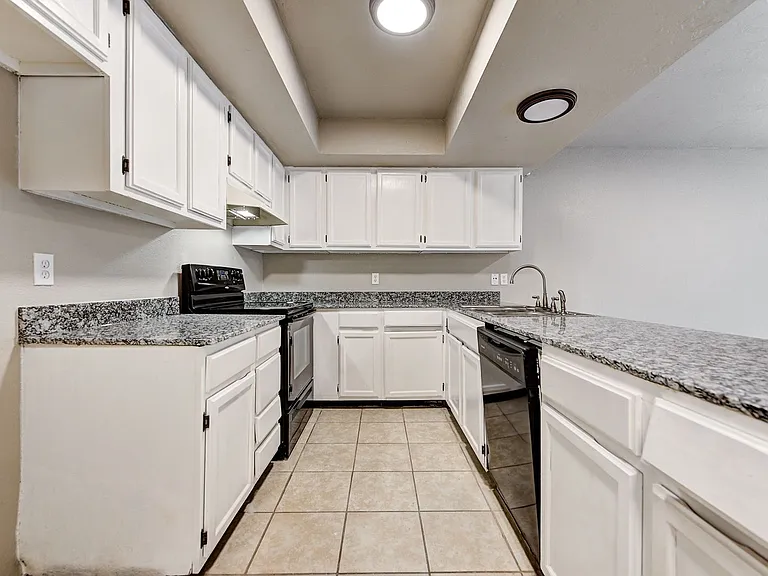 2221 NW 117th St — Photo 31