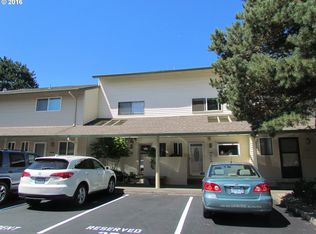 537 N Hayden Bay Dr, Portland, OR 97217