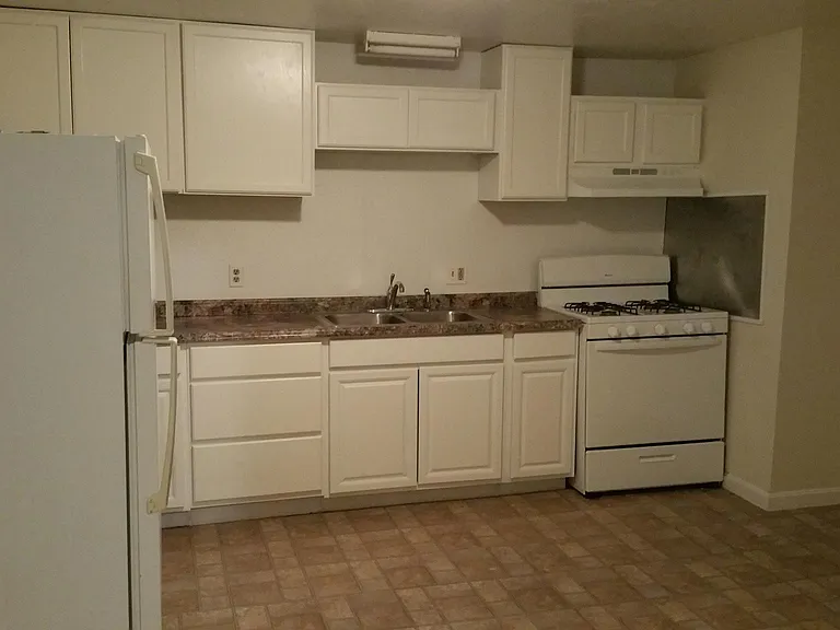 375 Elm St #3R — Photo 11