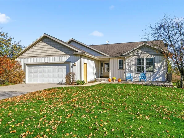 11590 Grange Ave NE, Sparta, MI 49345