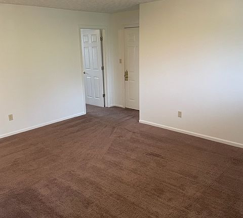 4th image of 1700 E Main St #D3d4f54dc