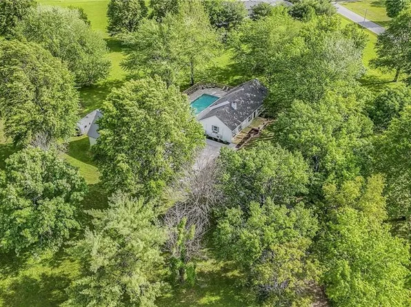 25305 E 258th St, Harrisonville, MO 64701