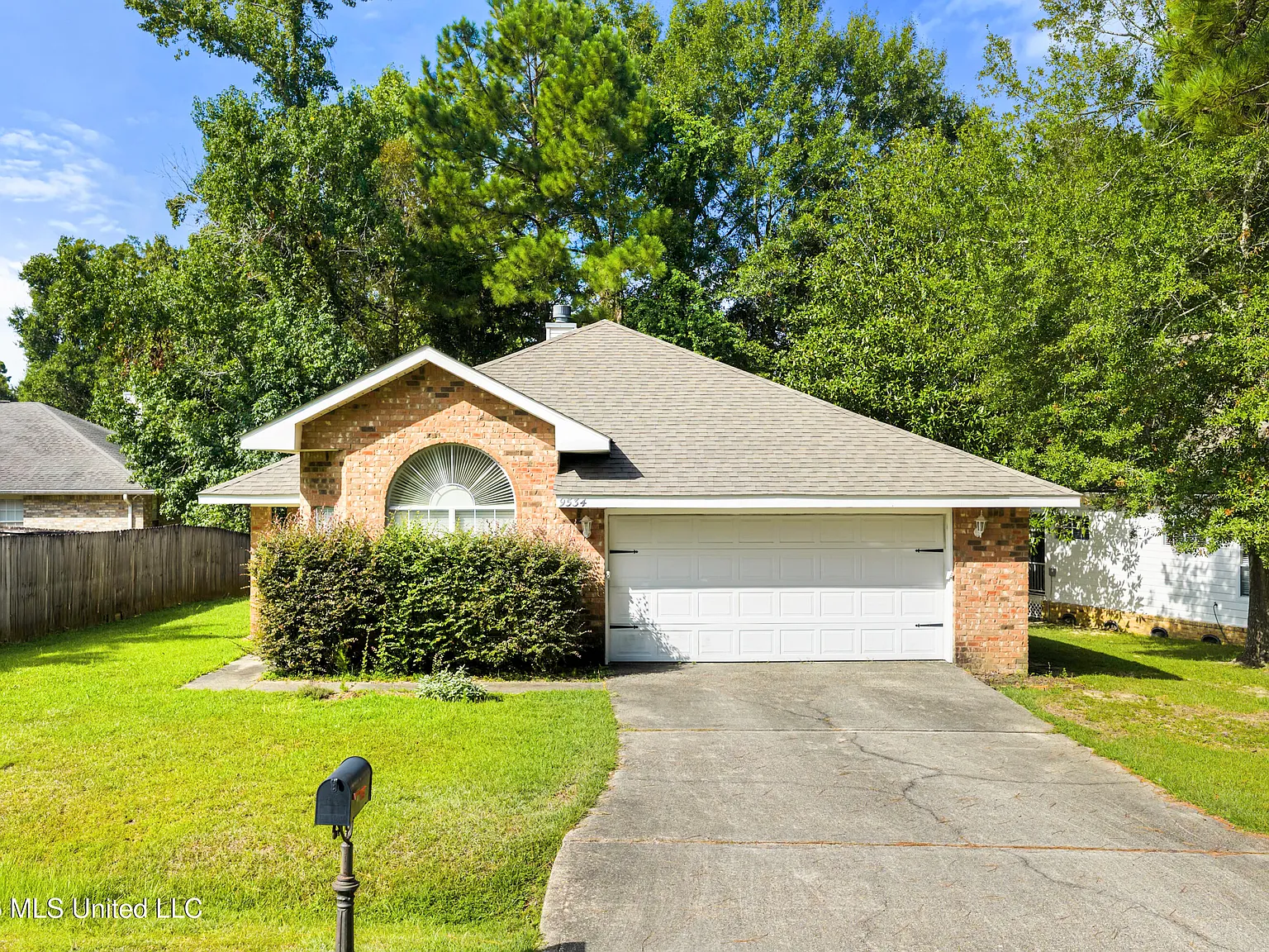 3 bed, 2.0 bath, 1348 sqft, $1,850 — Photo 1