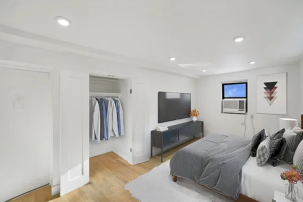 Rented by REAL New York | media 23