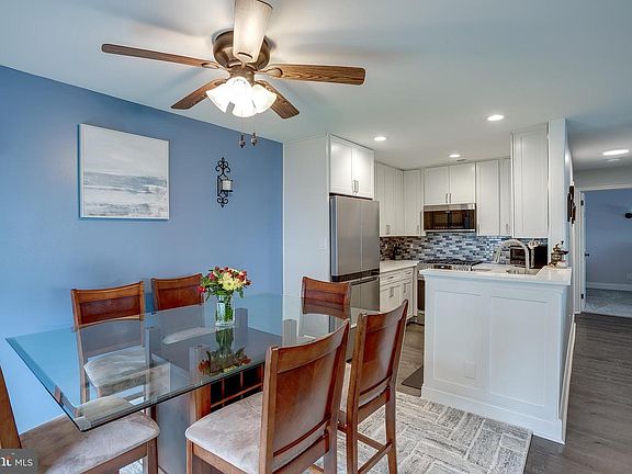 3rd image of 302 Quail Rd