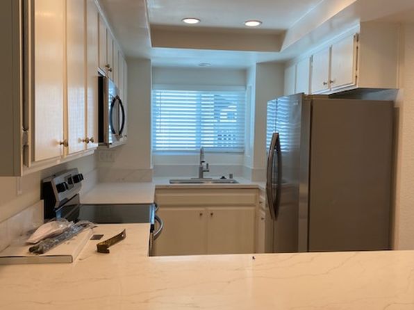 540 Via De La Valle UNIT F