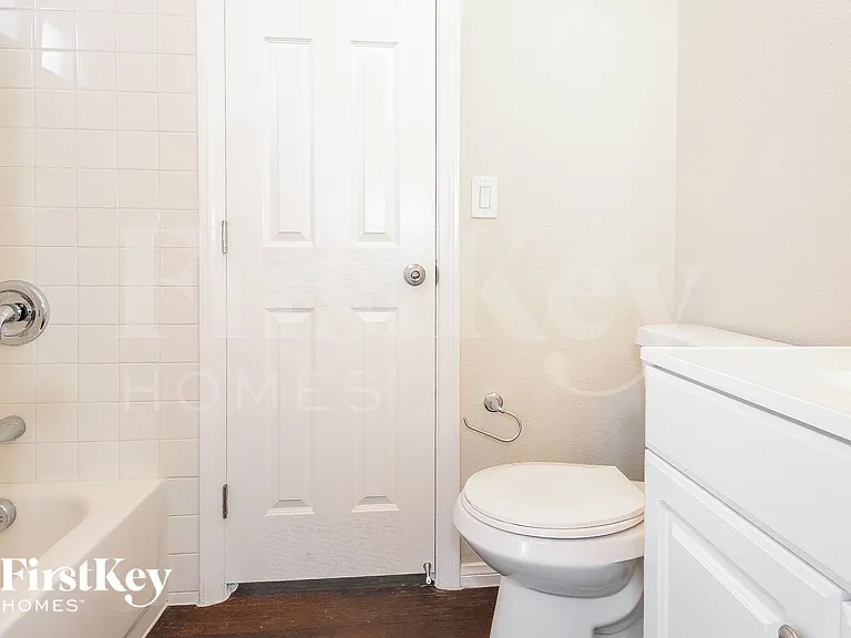 2128 Carver Ave — Photo 16