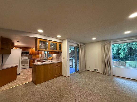 4th image of 13819 Greenwood Ave N #13819