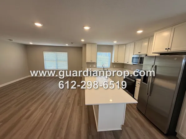 4590 Mineral Ln, Woodbury, MN 55129