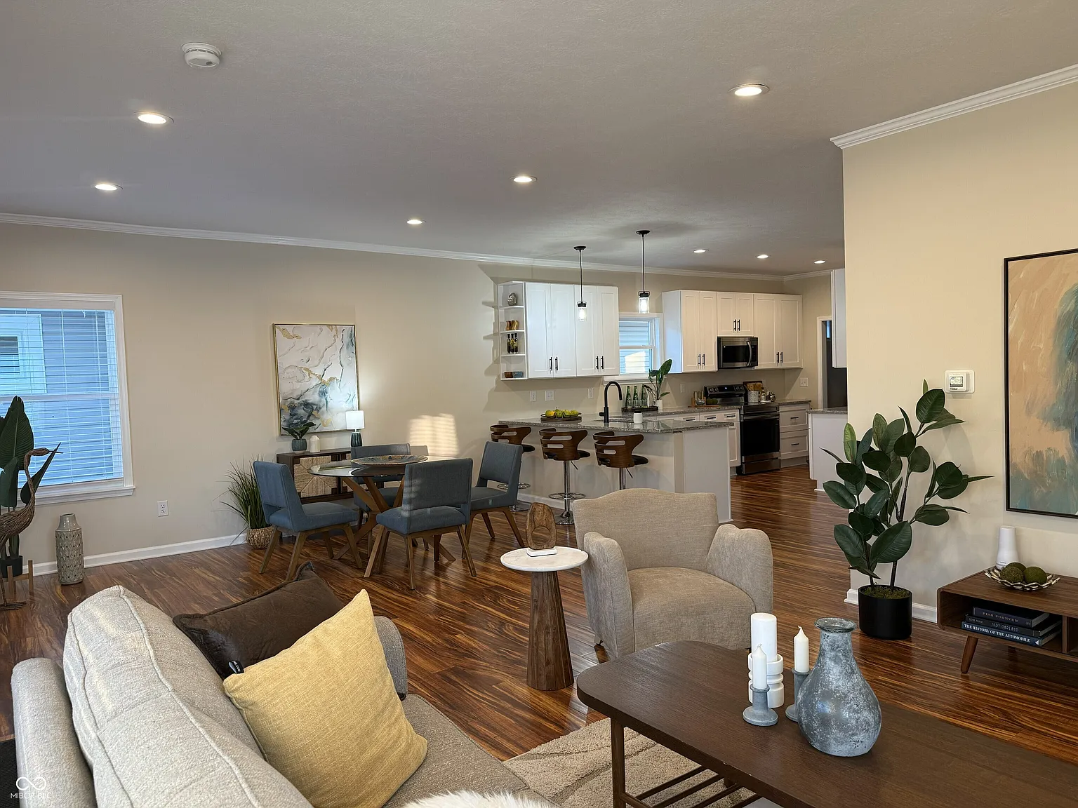 4 bed, 2.5 bath, 1920 sqft, $2,000 — Photo 3