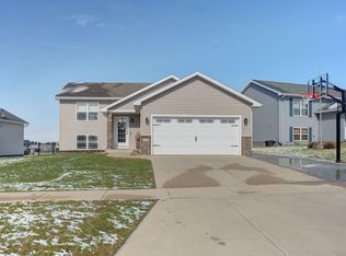 2105 Sonke Ln NW, Stewartville, MN 55976