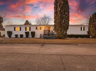 112 Falling Creek Circle, Janesville, WI