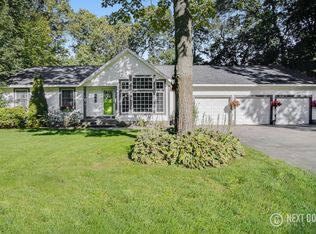 15355 Grand Oak Dr, Grand Haven, MI 49417