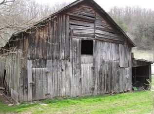 109 Gray Ln, Wallback, WV 25285