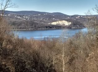 10 Douglas Dr, Wappingers Falls, NY 12590