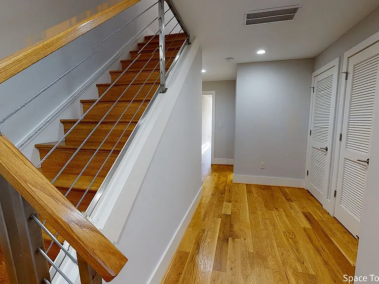 1157 Oates St NE #1A — Photo 3