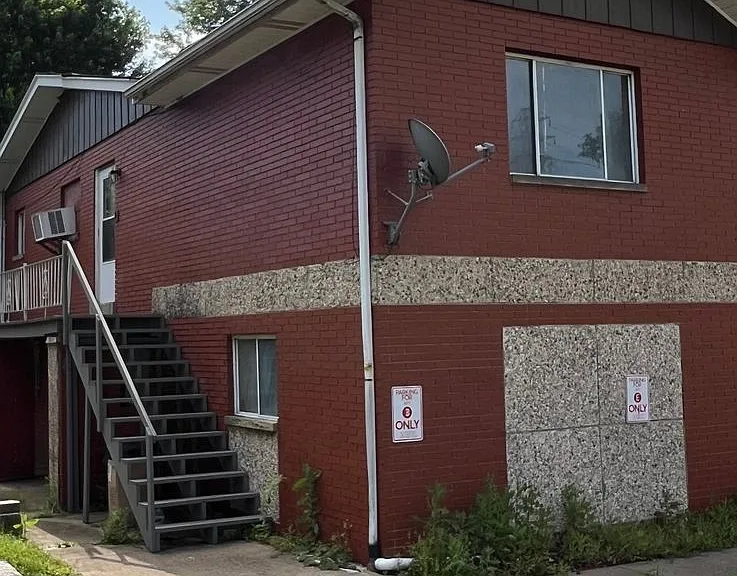 100 Woodland Rd — Photo 1