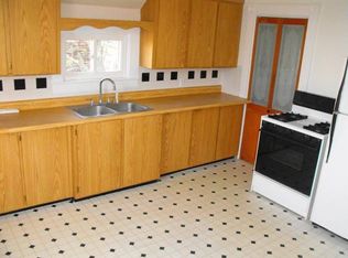 33 Gilbert St #2, Woonsocket, RI 02895