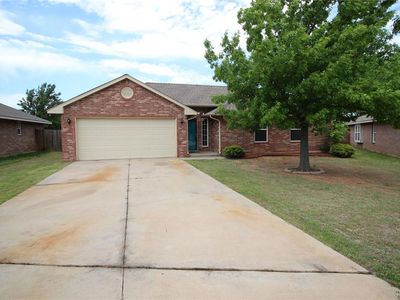 4401 Apple Blossom Cir, Moore, OK, 73160