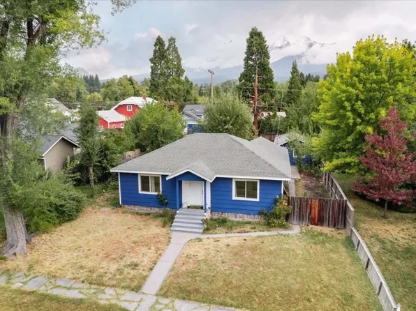 622 Cedar St, Mount Shasta, CA 96067