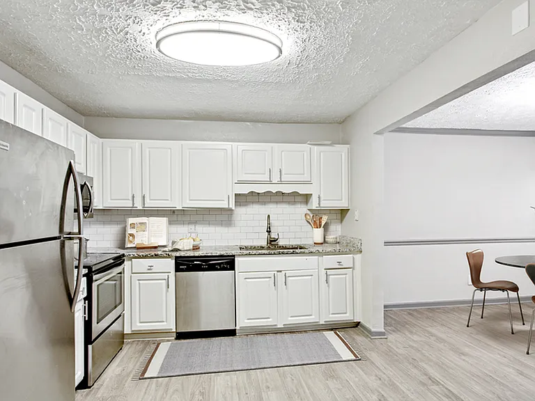 Elliot Apartments on Abernathy — Photo 10