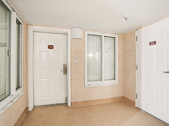5th image of 1625 S Ocean Blvd. #N704