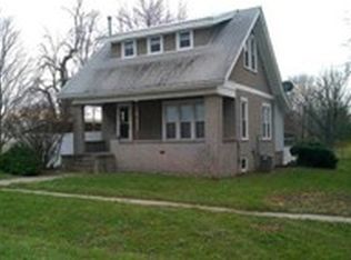 220 E Main St, La Prairie, IL 62346