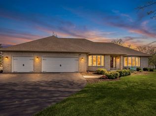 13201 Meadow Hill Ln, Lemont, IL 60439