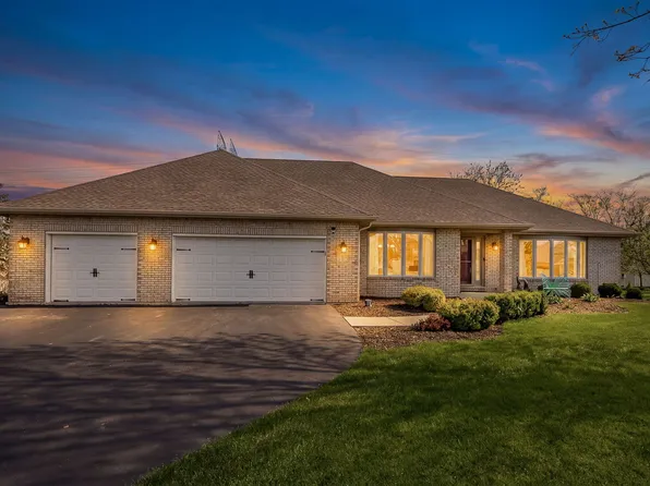 13201 Meadow Hill Ln, Lemont, IL 60439