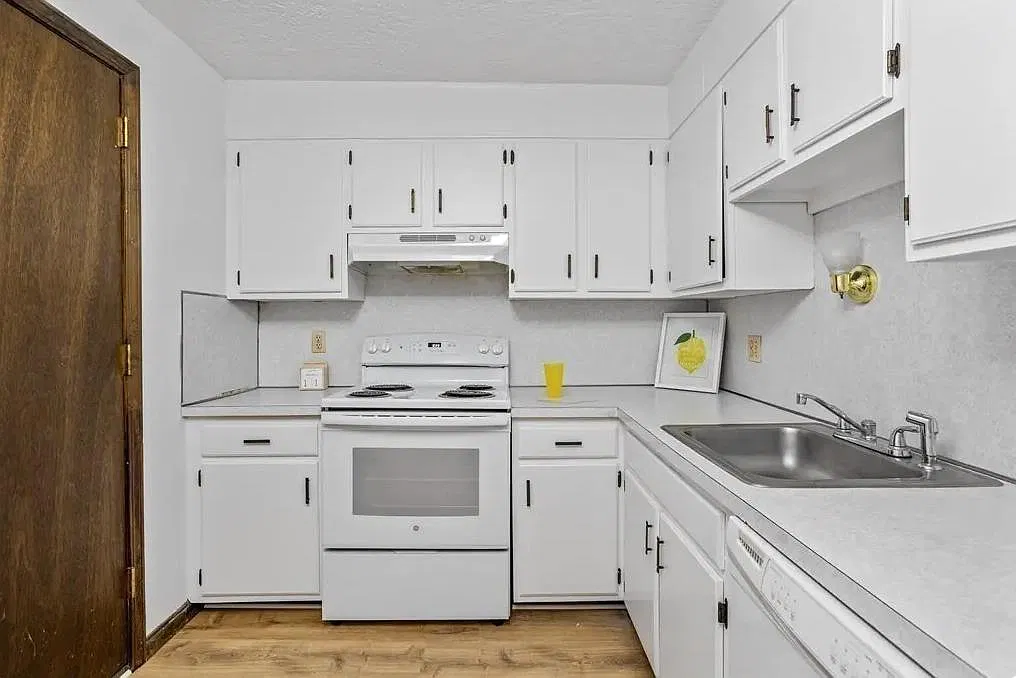 1 bed, 696 sqft, $1,750 — Photo 4