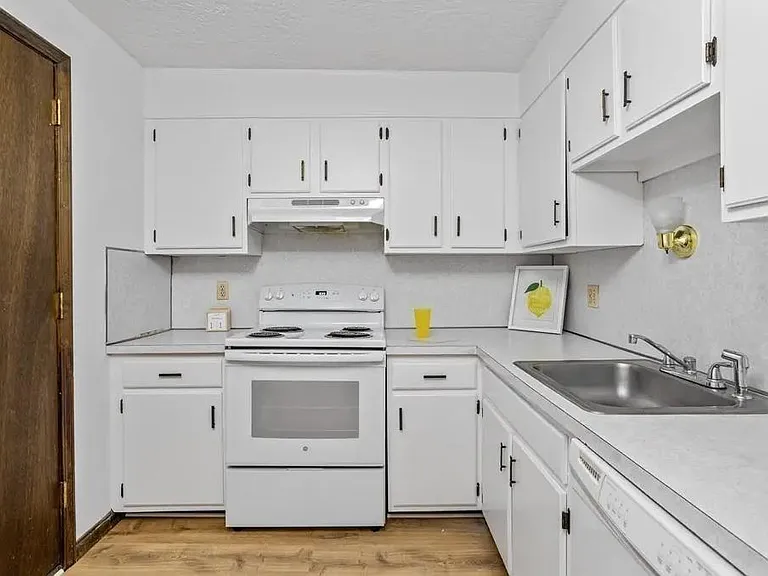 276 Codman Hill Rd #33 — Photo 4