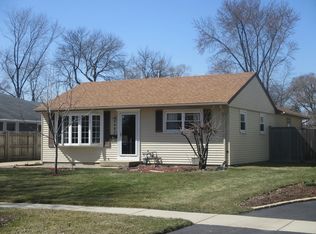 2405 Bluebird Ln, Rolling Meadows, IL 60008