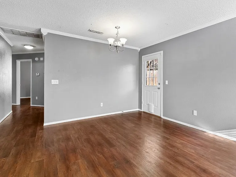 S Erika Ave Duplex — Photo 4