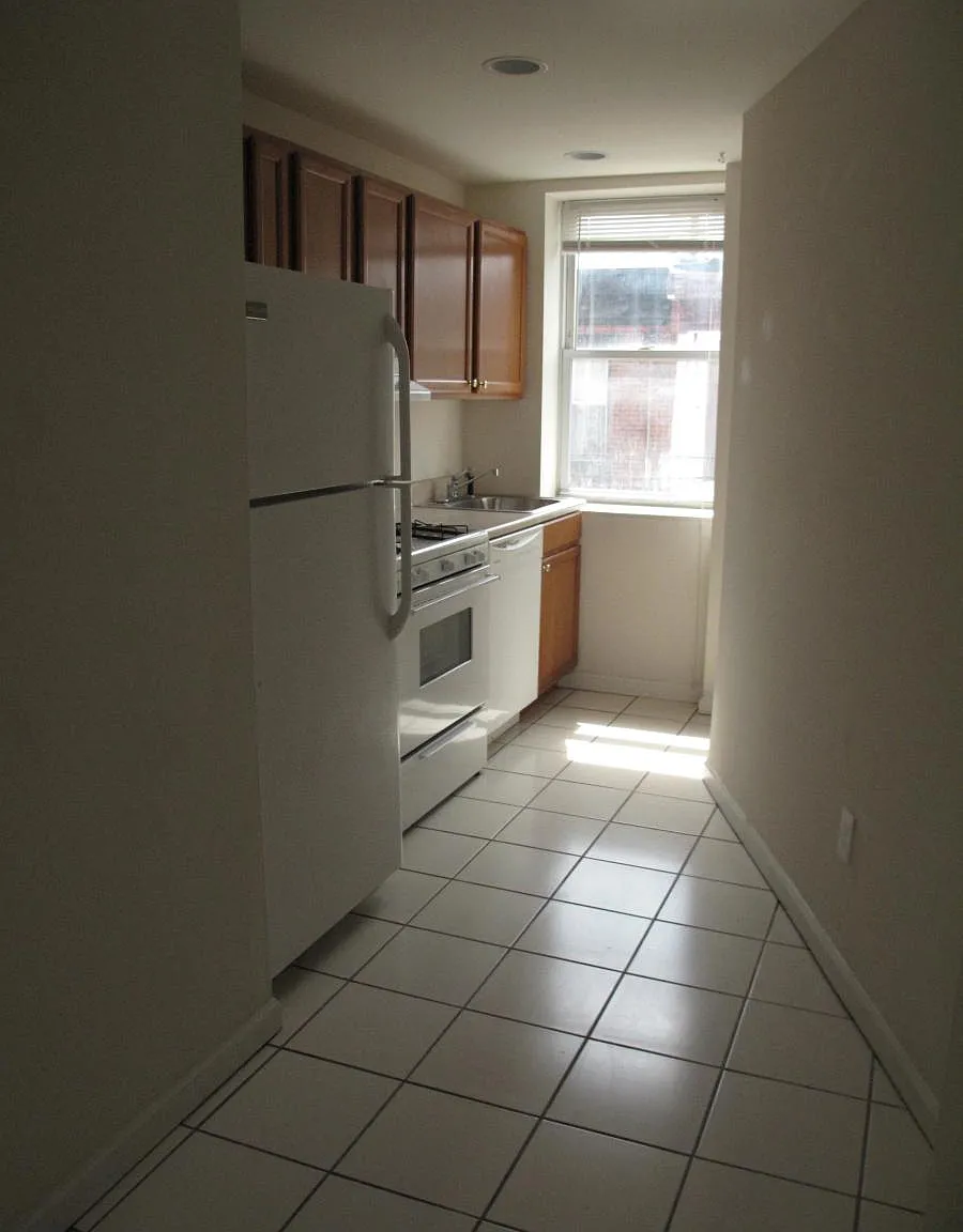 Studio, $1,250 — Photo 2