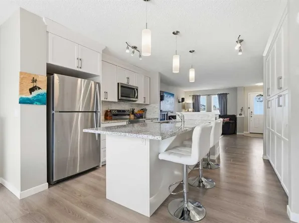 225 N Fireside Dr, Cochrane, AB T4C 2L4
