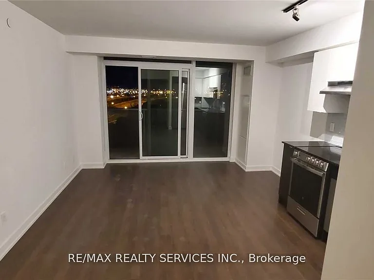 120 Varna Dr #906 — Photo 10