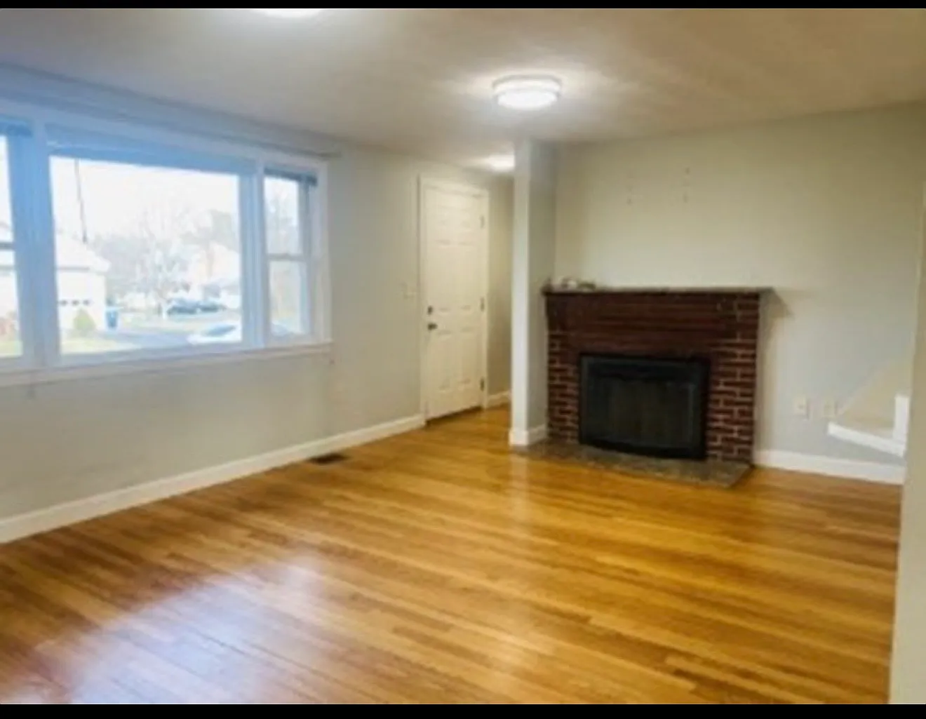 3 bed, 1281 sqft, $3,600 — Photo 2