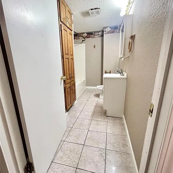 2717 Lincoln Ave — Photo 6