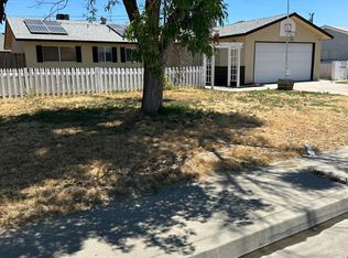 894 E Cinnamon Dr, Lemoore, CA 93245