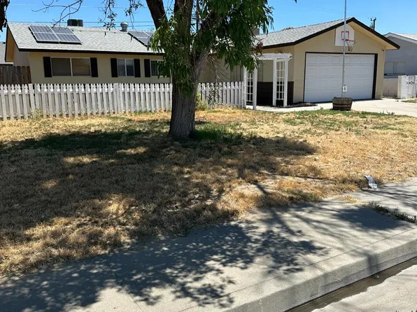 894 E Cinnamon Dr, Lemoore, CA 93245