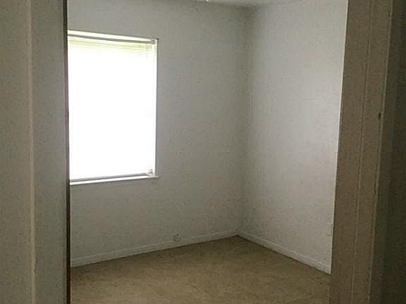 3rd image of 1601 Shady Oaks Dr