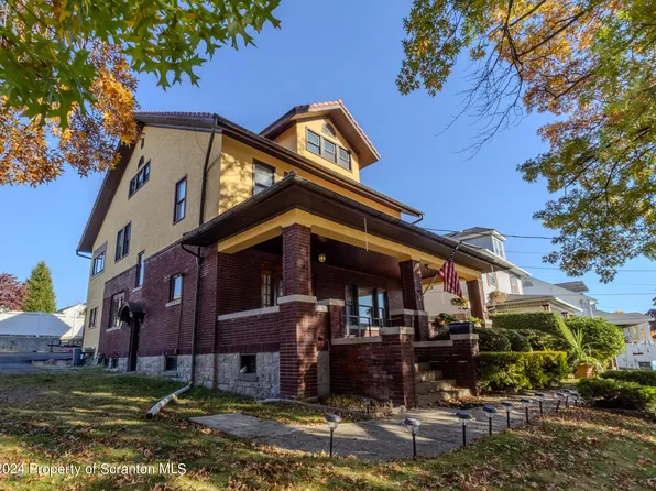 9 Hillcrest Dr, Olyphant, PA 18447